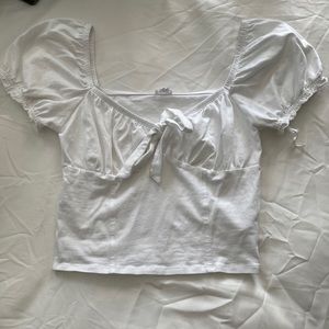 White puff sleeve crop top